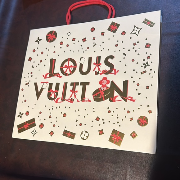 Louis Vuitton 2023 holiday shopping bag never used limited edition! - Picture 2 of 7